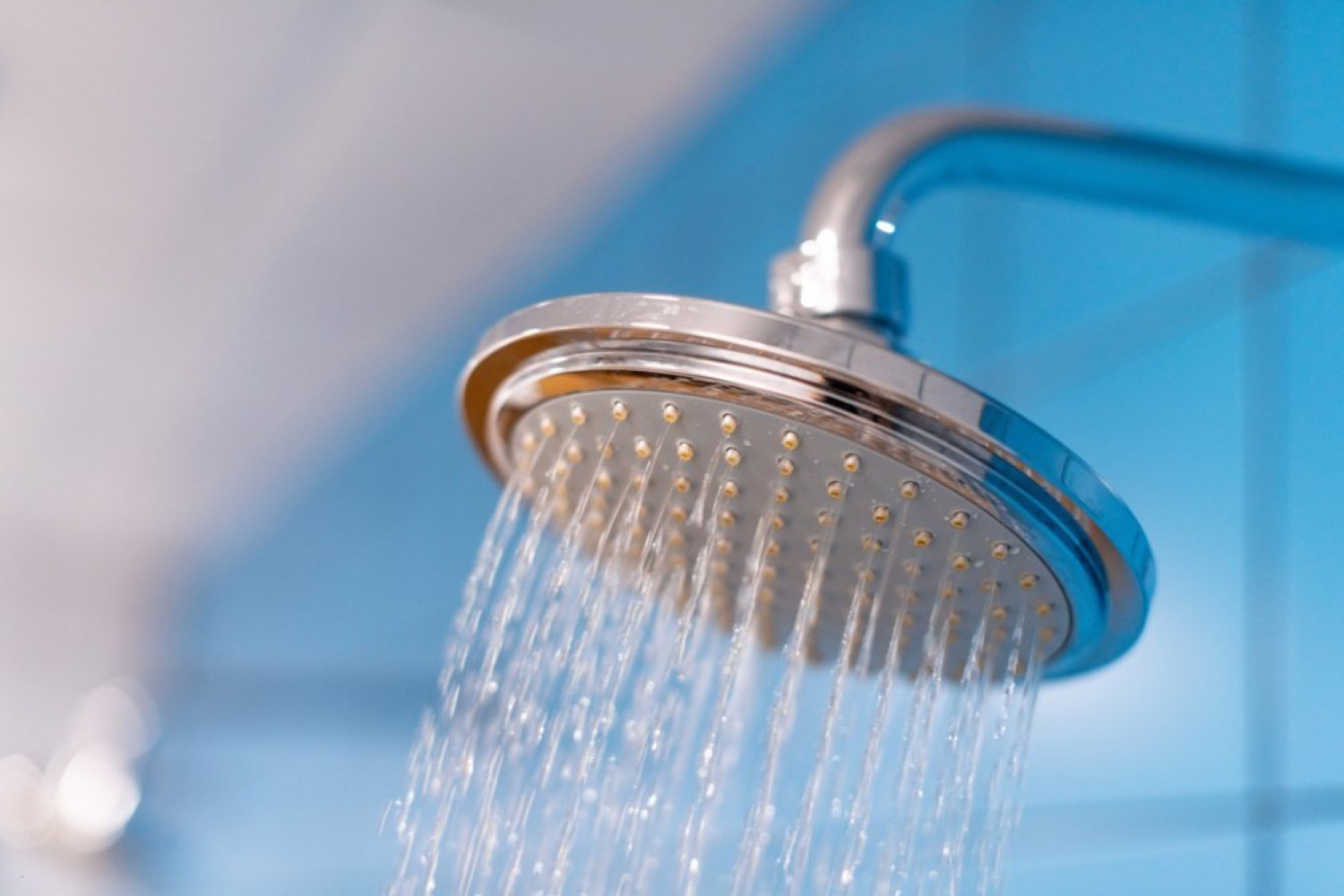 10 Daily Shower Habits That Breed Bathroom Mold